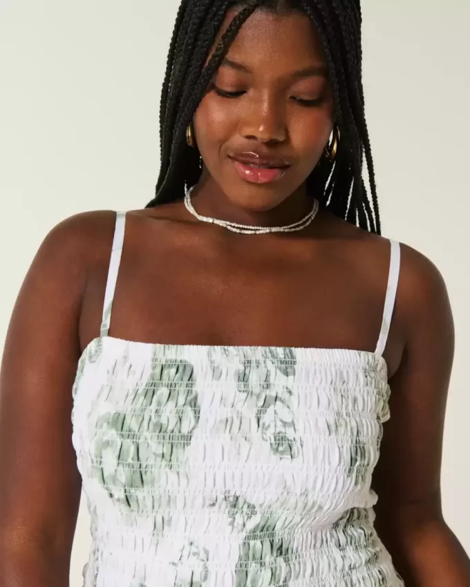 Axelbandslös smockad bodice miniklänning Axelbandslös smockad bodice miniklänning
