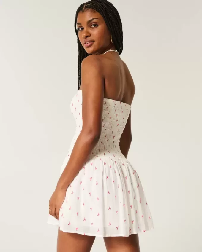 Axelbandslös smockad bodice miniklänning Axelbandslös smockad bodice miniklänning
