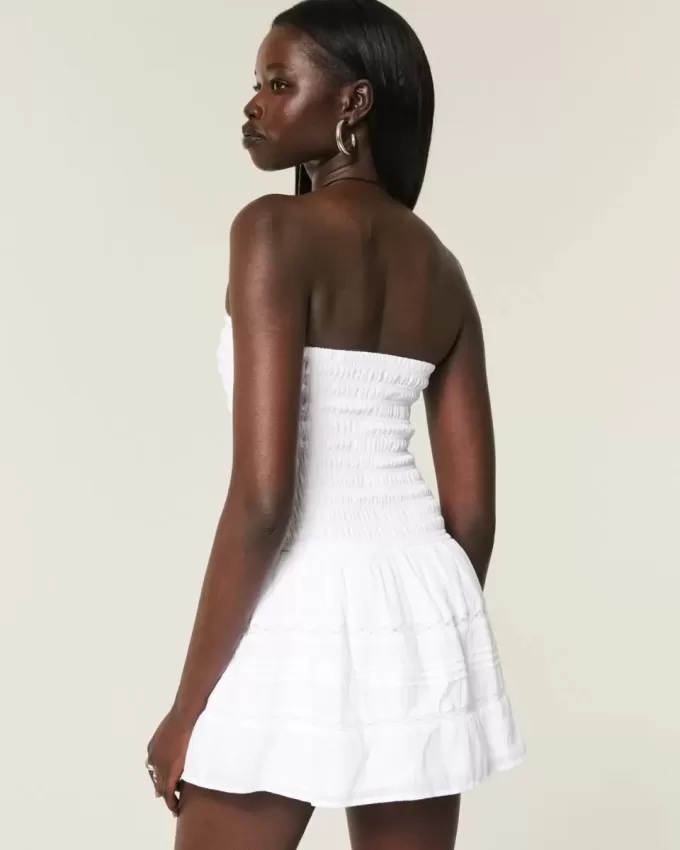 Axelbandslös smockad bodice miniklänning Axelbandslös smockad bodice miniklänning