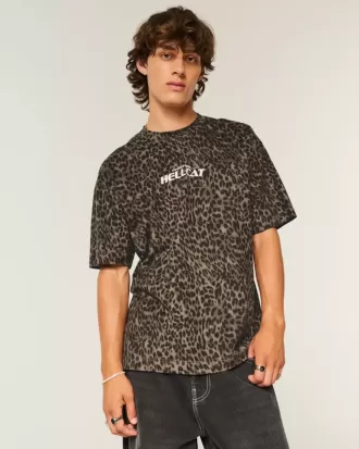 Boxig tjockt leopardtryck Dodge Hellcat grafisk t-shirt