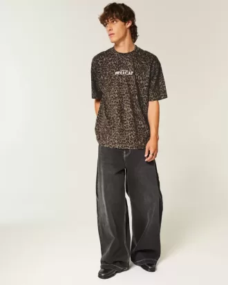 Boxig tjockt leopardtryck Dodge Hellcat grafisk t-shirt