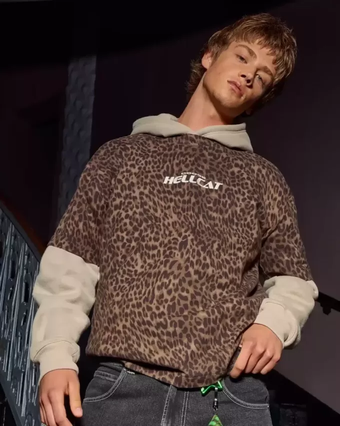 Boxig tjockt leopardtryck Dodge Hellcat grafisk t-shirt Boxig tjockt leopardtryck Dodge Hellcat grafisk t-shirt