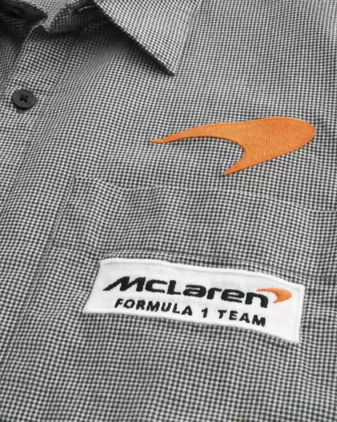 Boxy McLaren grafisk skjorta för arbetskläder Boxy McLaren grafisk skjorta för arbetskläder