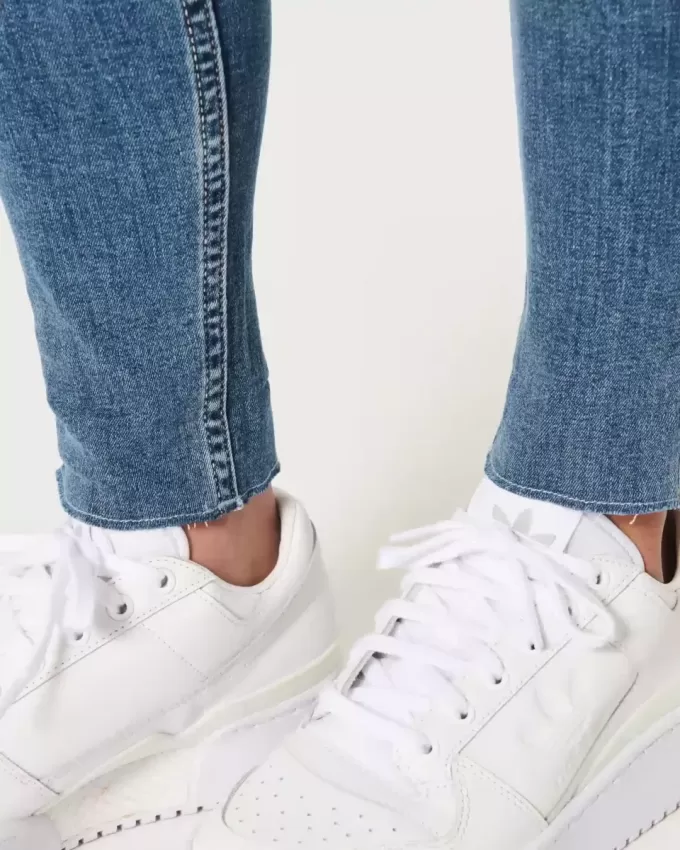 Curvy High-Rise Ripped Medium Wash Super Skinny Jeans Curvy High-Rise Ripped Medium Wash Super Skinny Jeans