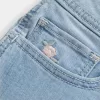 Curvy Low-Rise Light Wash Blommig Broderade Shortie Shorts