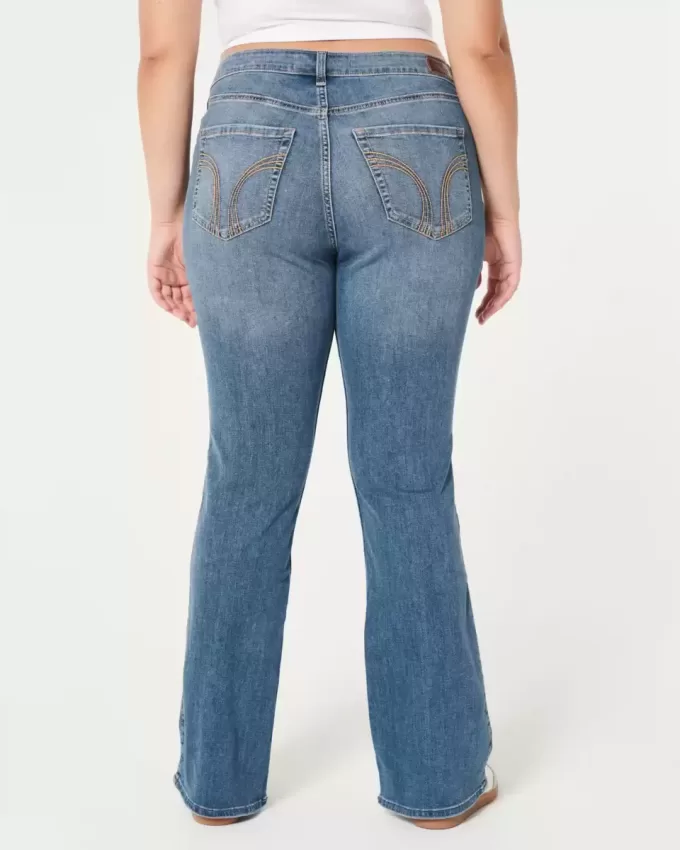 Curvy mid-Rise Medium Wash Boot Jeans Curvy mid-Rise Medium Wash Boot Jeans
