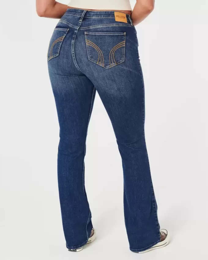 Curvy mid-Rise Medium Wash Boot Jeans Curvy mid-Rise Medium Wash Boot Jeans