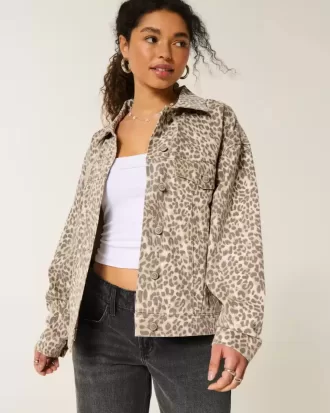 Denimjacka i leopardmönstrad