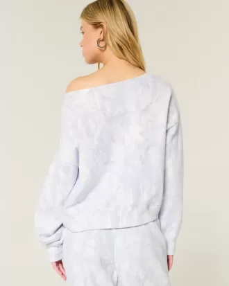 Easy Off-the-Soulder Camo Sweatshirt