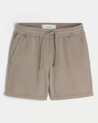 Fleeceshorts på mitten av låret