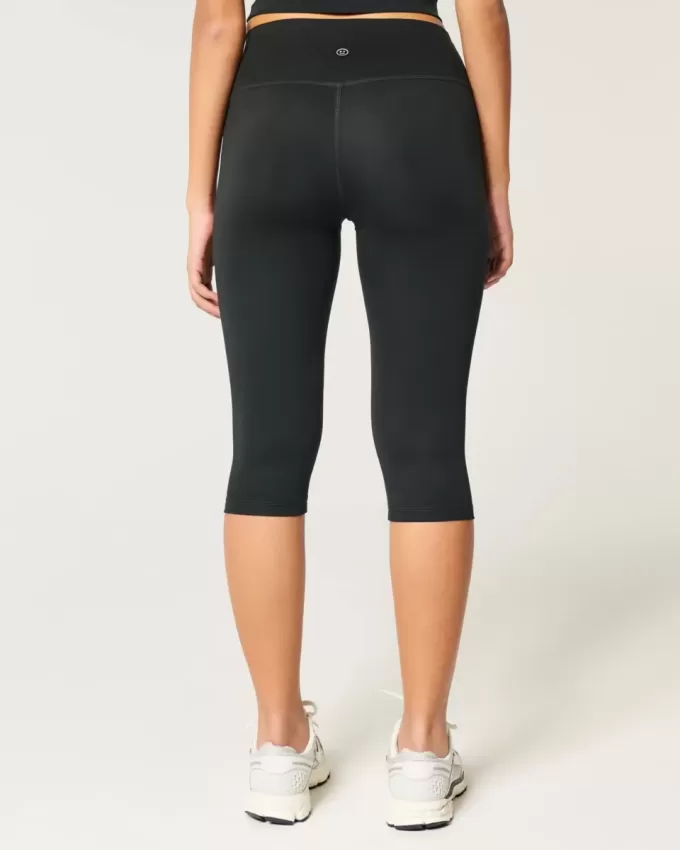 Gilly Hicks Active Recharge Capri-byxor