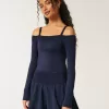 Gilly Hicks Active Recharge Off-the-Soulder Top Gilly Hicks Active Recharge Off-the-Soulder Top