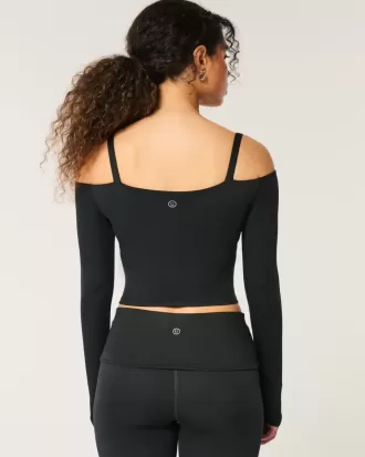 Gilly Hicks Active Recharge Off-the-Soulder Top Gilly Hicks Active Recharge Off-the-Soulder Top