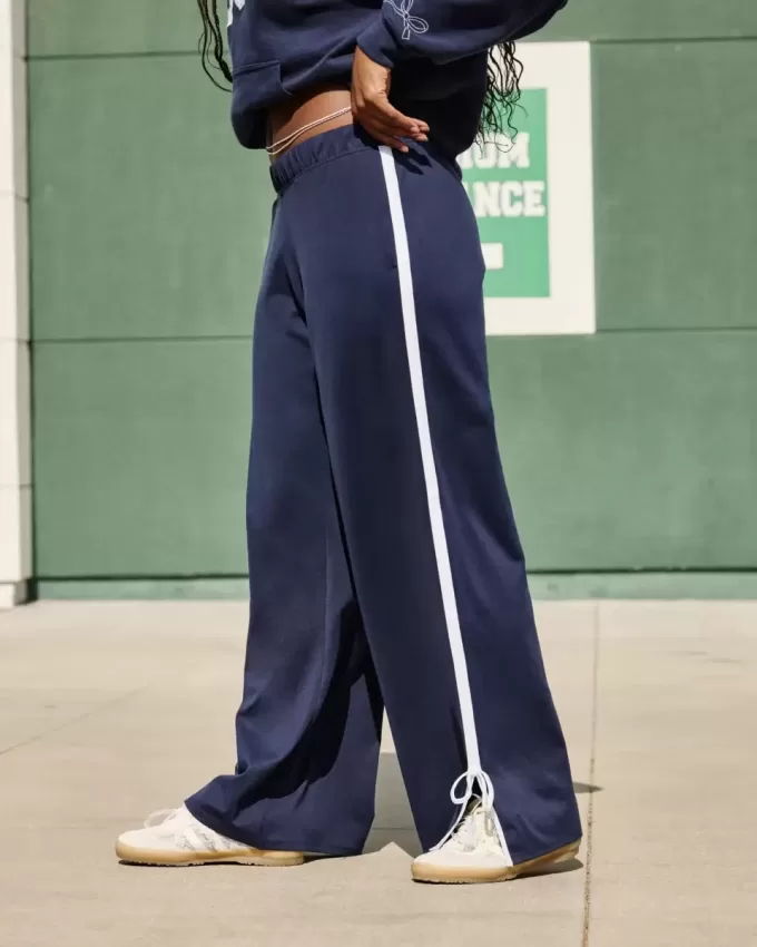 Gilly Hicks Active Side Bow Baggy Pants Gilly Hicks Active Side Bow Baggy Pants