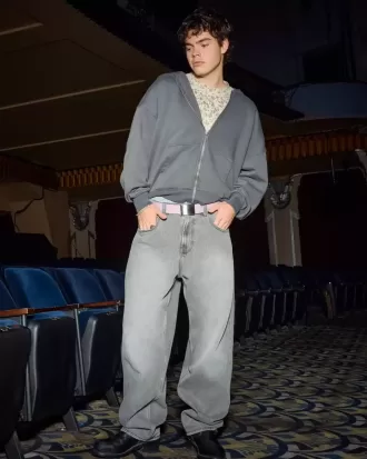 Gråa skater baggy jeans