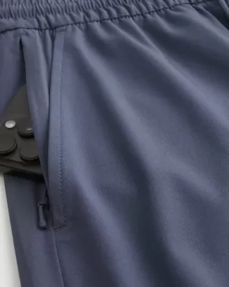 Grafiska aktiva shorts på mitten av låret