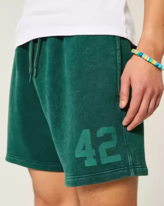 Grafiska lös fleeceshorts på mitten av låret