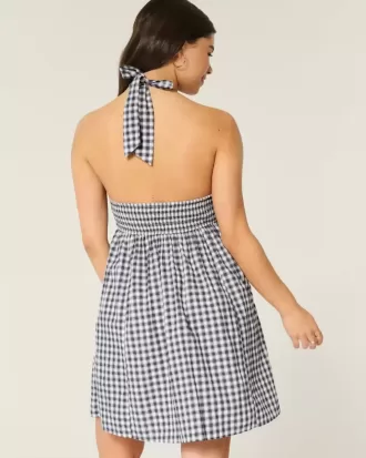Halter miniklänning med öppen rygg