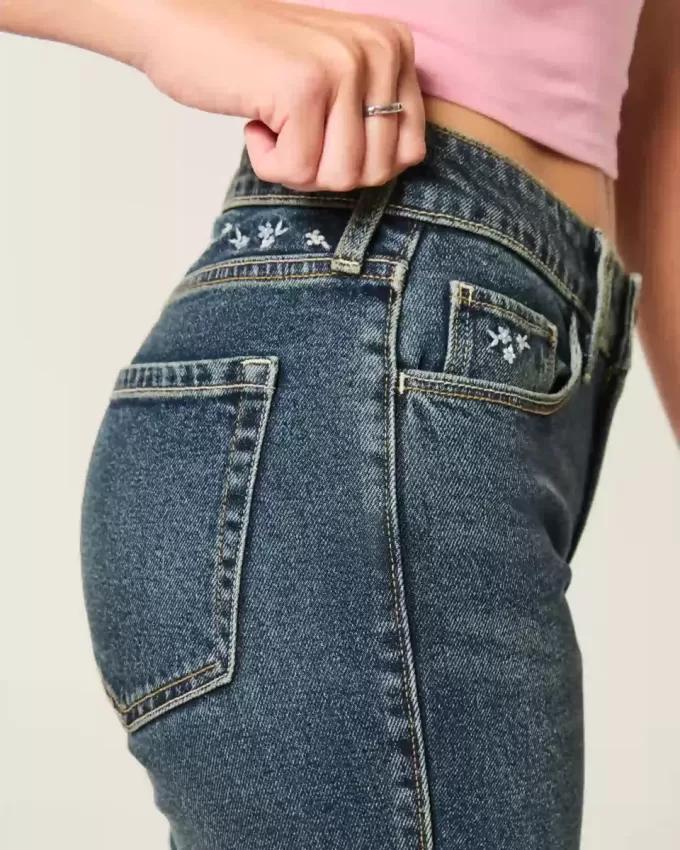 High-Rise Dark Wash Broderade Blommor Flare Jeans High-Rise Dark Wash Broderade Blommor Flare Jeans