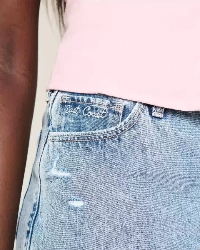 High-Rise Medium Wash Shell broderade baggy jeansshorts 5″ High-Rise Medium Wash Shell broderade baggy jeansshorts 5″
