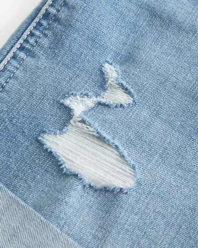 High-Rise Ripped Medium Light Wash Shortieshorts i denim High-Rise Ripped Medium Light Wash Shortieshorts i denim