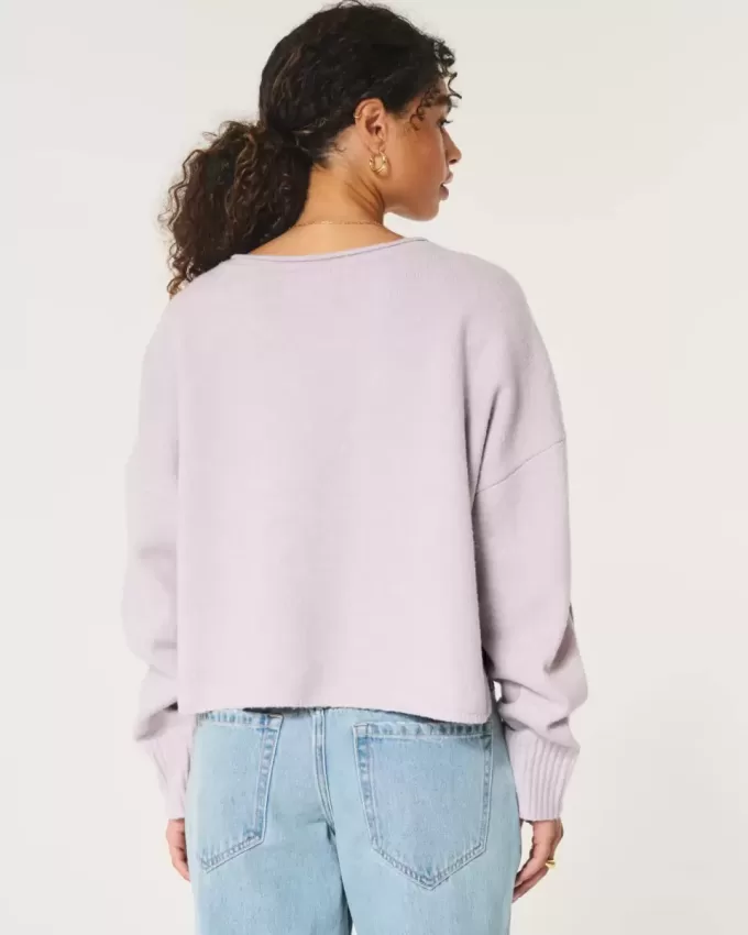 Hollister Comfy Cloud Boxy tröja med hack i halsen Hollister Comfy Cloud Boxy tröja med hack i halsen