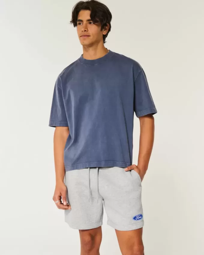 Hollister Feel Good-fleece Fords grafiska shorts på mitten av låret Hollister Feel Good-fleece Fords grafiska shorts på mitten av låret