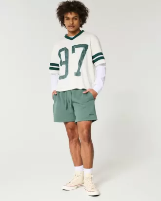 Hollister Feel Good lösa shorts i fleece på mitten av låret