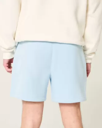 Hollister Feel Good lösa shorts i fleece på mitten av låret
