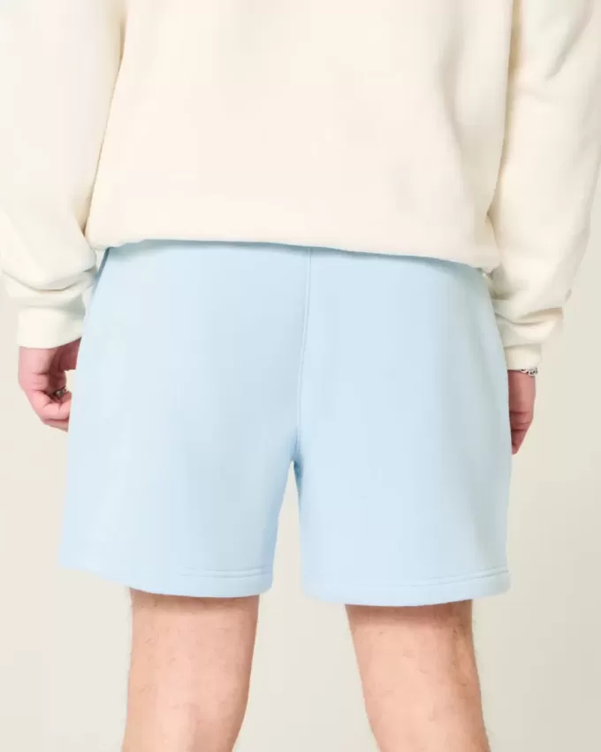 Hollister Feel Good lösa shorts i fleece på mitten av låret Hollister Feel Good lösa shorts i fleece på mitten av låret