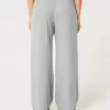 Hollister Livvy Low-Rise Wide-Leg byxor Hollister Livvy Low-Rise Wide-Leg byxor