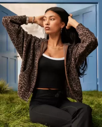 Hoodie med dragkedja i överdimensionerad leopardtryck