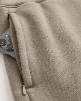 Ikonshorts med fleece ovanför knäet