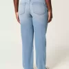 Kurviga högväxt medeltvättade raka jeans Kurviga högväxt medeltvättade raka jeans