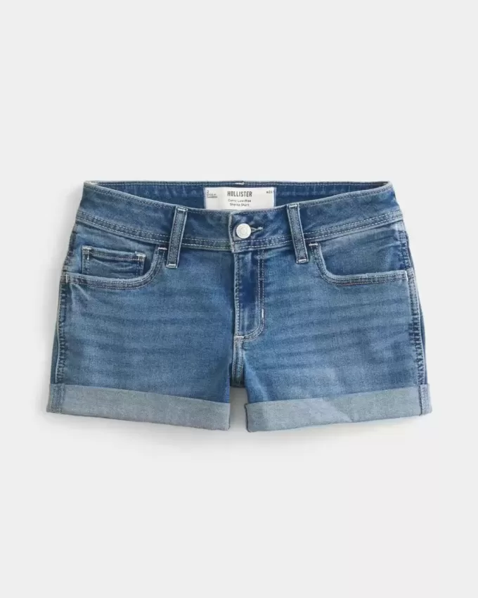 Kurviga, låga medeltvättade shorts i denim Kurviga, låga medeltvättade shorts i denim