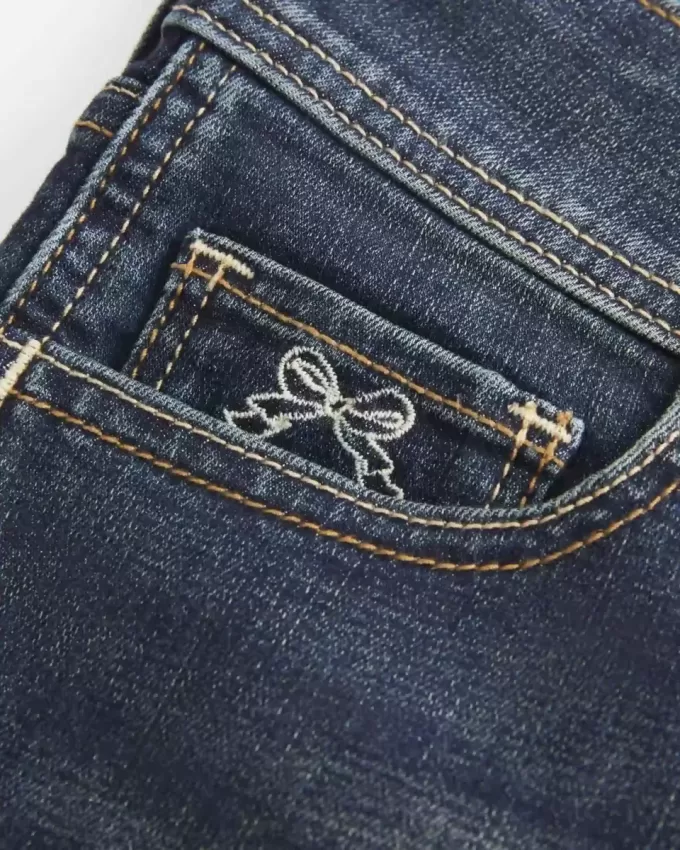 Low-Rise Dark Wash Broderade Shortie Shorts i denim Low-Rise Dark Wash Broderade Shortie Shorts i denim