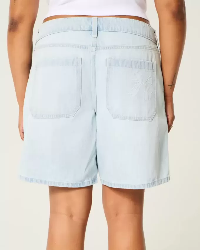 Low-Rise Light Wash Bow Graphic Baggy Jort Low-Rise Light Wash Bow Graphic Baggy Jort