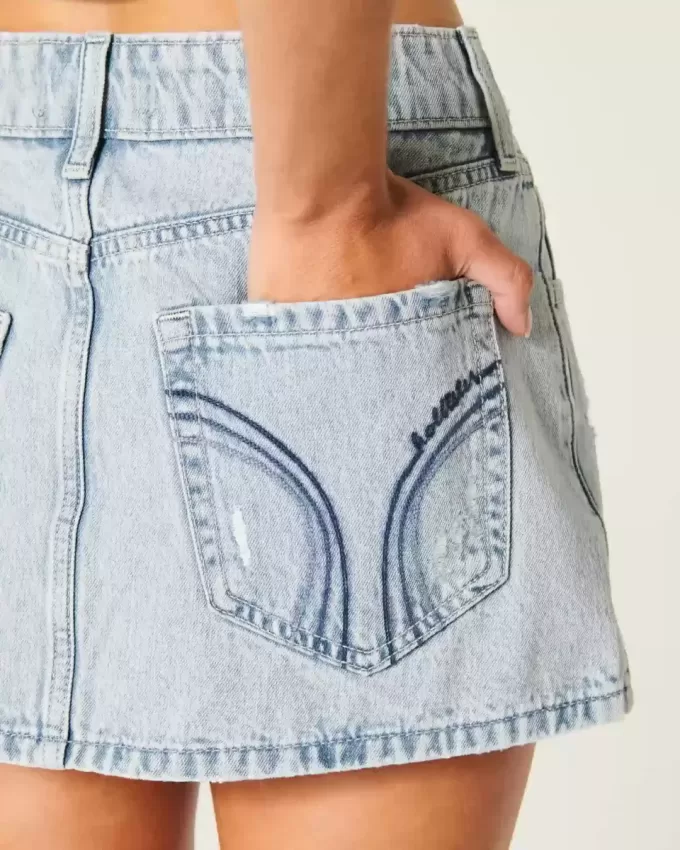 Low-Rise Light Wash Denim Mini Skort Low-Rise Light Wash Denim Mini Skort