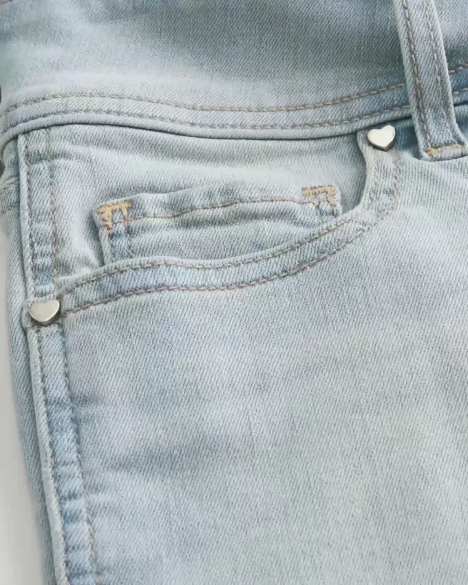 Low-Rise Light Wash Shortie Shorts i denim Low-Rise Light Wash Shortie Shorts i denim