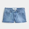 Low-Rise medeltvätt shortie i denim Low-Rise medeltvätt shortie i denim