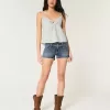 Low-Rise medeltvätt shortie i denim Low-Rise medeltvätt shortie i denim