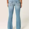 Low-Rise Medium Wash Broderade Blommor Bootcut Jeans Low-Rise Medium Wash Broderade Blommor Bootcut Jeans