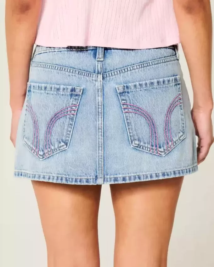 Low-Rise Pink Brodered Light Wash Denim Mini Skort Low-Rise Pink Brodered Light Wash Denim Mini Skort