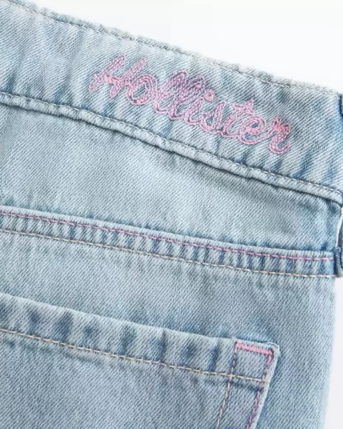 Low-Rise Ripped Light Wash Graphic Baggy Jeans Low-Rise Ripped Light Wash Graphic Baggy Jeans