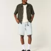 Lösa jeansshorts ovanför knäet Lösa jeansshorts ovanför knäet