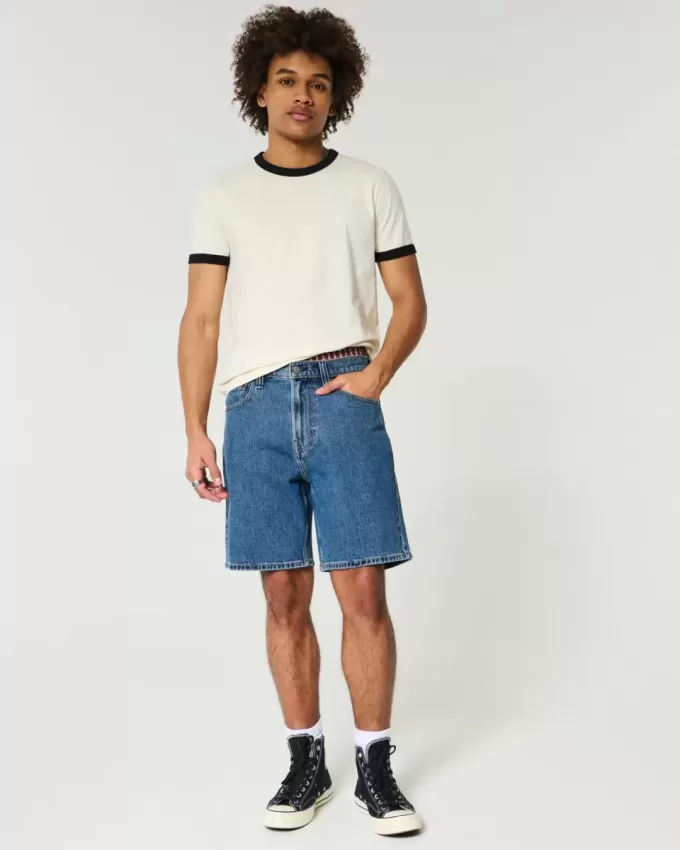 Lösa jeansshorts ovanför knäet Lösa jeansshorts ovanför knäet