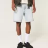 Lösa jeansshorts ovanför knäet Lösa jeansshorts ovanför knäet