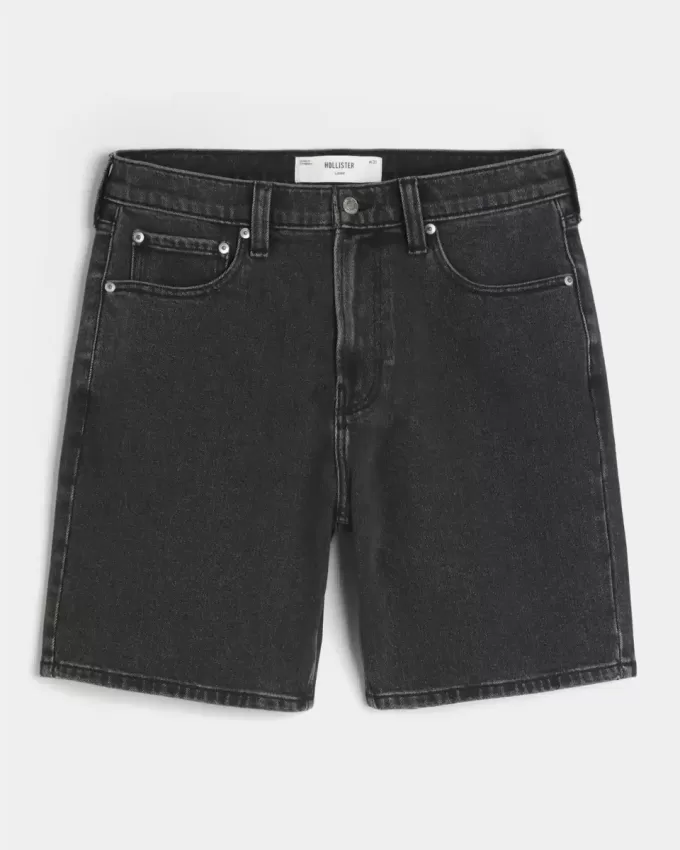 Lösa jeansshorts ovanför knäet Lösa jeansshorts ovanför knäet