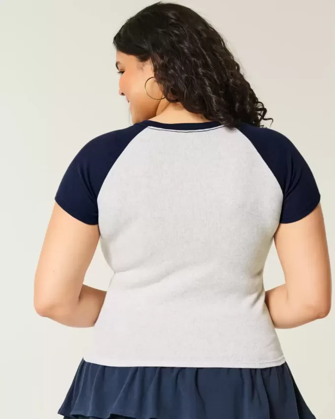 Lätt notch-neck Sweet ’n Sporty Graphic Baby Tee Lätt notch-neck Sweet ’n Sporty Graphic Baby Tee