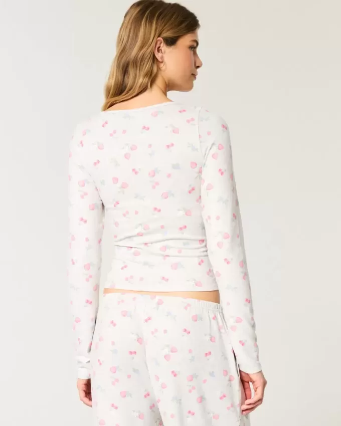 Mysig pyjamastopp i bärmönster Mysig pyjamastopp i bärmönster